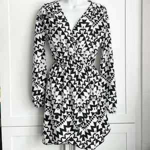 Abstract/Geometric Print Dress w/ Elastic Cinched Waist